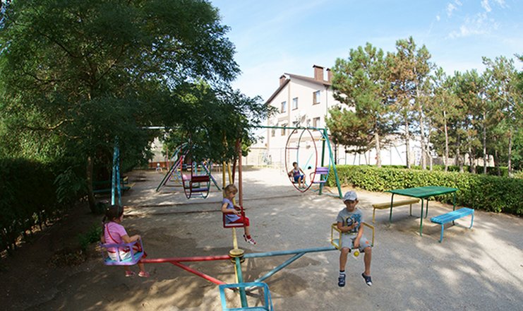 Фото отеля («Евпатория» туристско-оздоровительный комплекс) - Детская площадка 