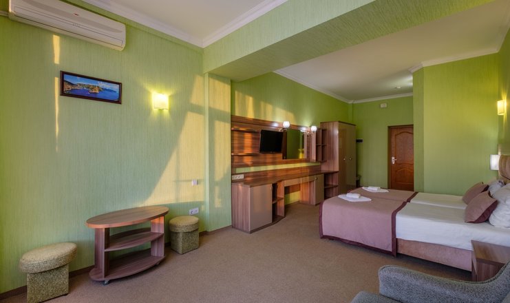 Фото отеля («Феодосия» отель) - Стандарт улучшенный 2-местный категории В