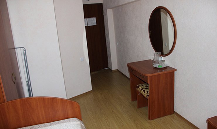 Фото отеля («Феодосия» пансионат) - 1-местный 1-комнатный (корпус №1)