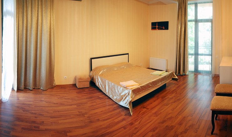 Фото отеля («Фламинго (Партенит)» гостевой дом) - Люкс 3-местный 2-комнатный