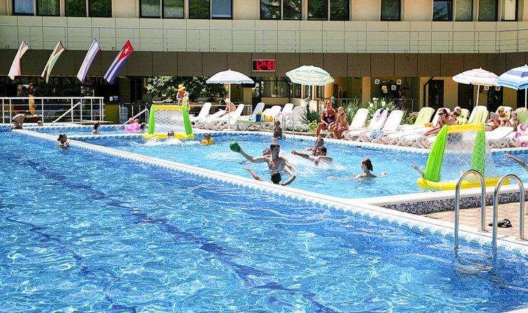 Фото отеля («Голден Резорт» санаторно-курортный комплекс) - Открытый бассейн