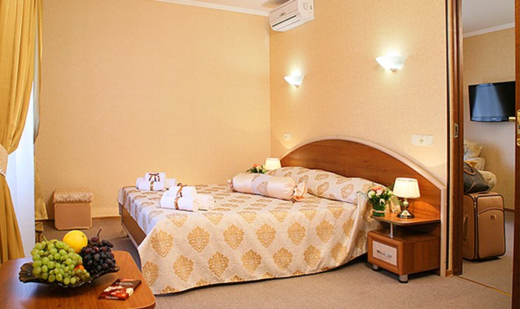 Фото отеля («Голден Резорт» санаторно-курортный комплекс) - Люкс 2-местный 2-комнатный (1,3 корпус)