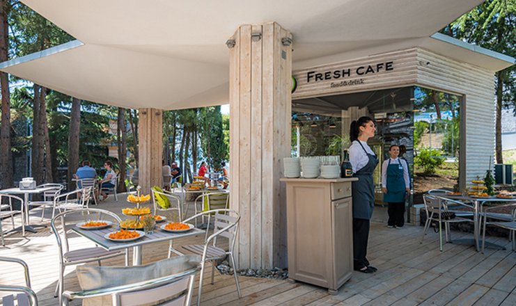 Фото отеля («Грин Парк Ялта-Интурист» отель) - Парк-кафе Fresh cafe