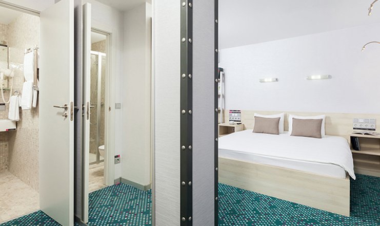 Фото отеля («Грин Парк Ялта-Интурист» отель) - Стандартный улучшенный 2-местный с одной двуспальной кроватью Грин Парк