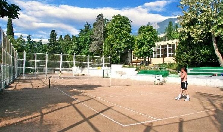 Фото отеля («Гурзуфский» санаторий) - Теннисный корт