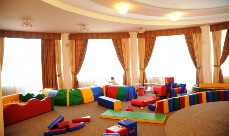 Фото отеля («Империя» санаторно-оздоровительный комплекс) - Детская комната