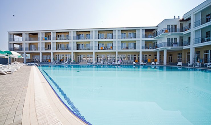 Фото отеля («Капля Моря» туристско-оздоровительный комплекс) - Открытый бассейн