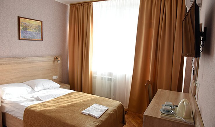 Фото отеля («Крым» гостиничный комплекс) - 1 категория 1-местный (2,4 этажи)