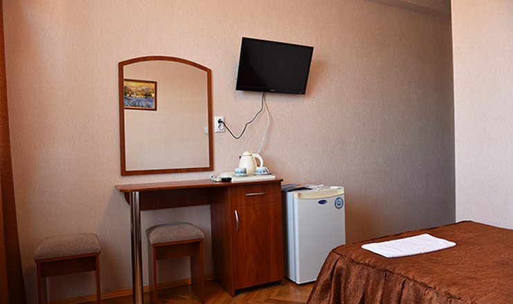 Фото отеля («Крым» гостиничный комплекс) - 1 категория 1-местный (2,4 этажи)