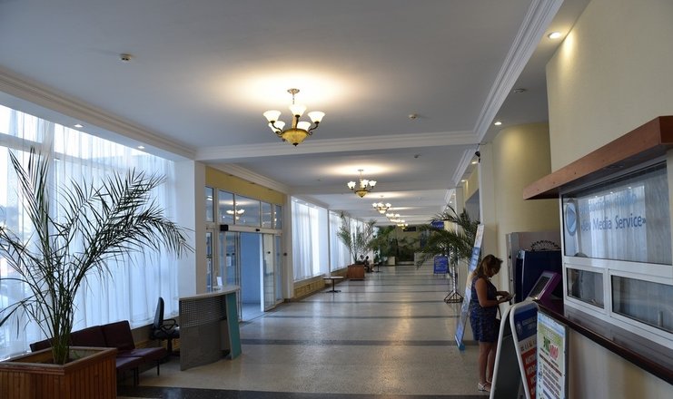 Фото отеля («Крым» гостиничный комплекс) - Холл гостиницы