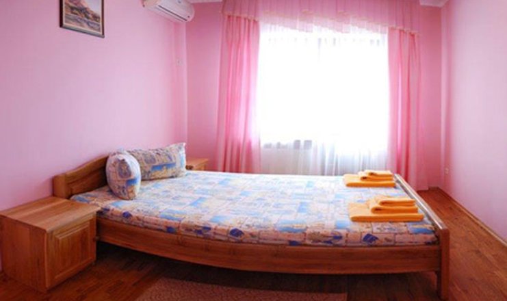 Фото отеля («Крым» отель) - Апартаменты 4-местные 1 комнатные