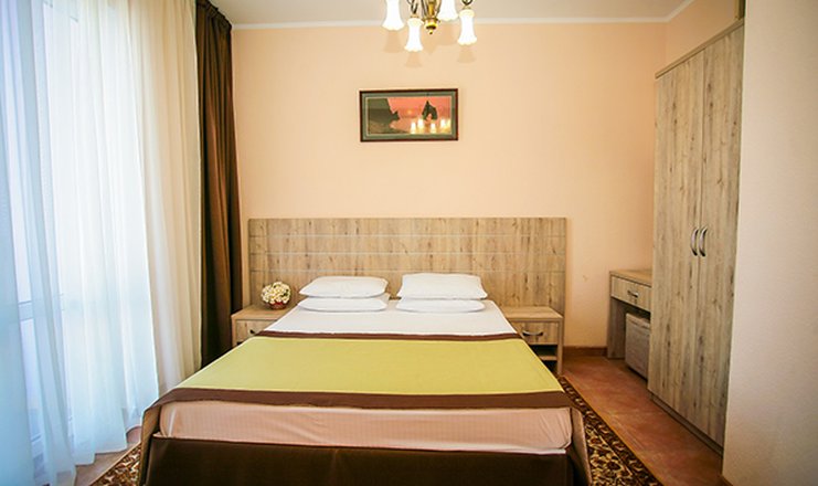 Фото отеля («Крымские Зори» санаторий) - Люкс 2-местный 2-комнатный