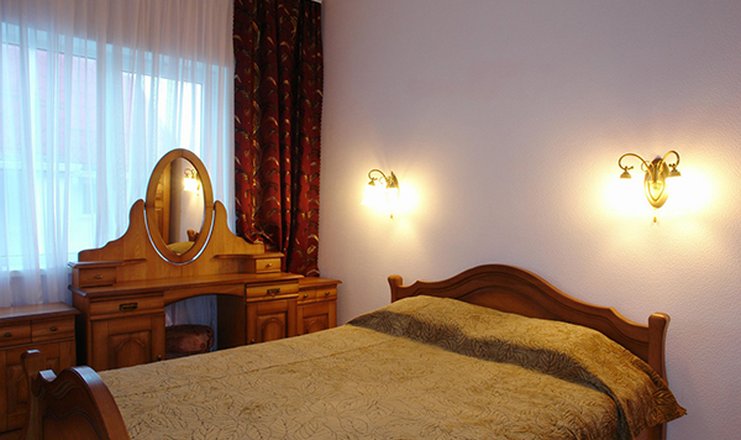 Фото отеля («Крымские Зори» санаторий) - Люкс 2-местный 2-комнатный