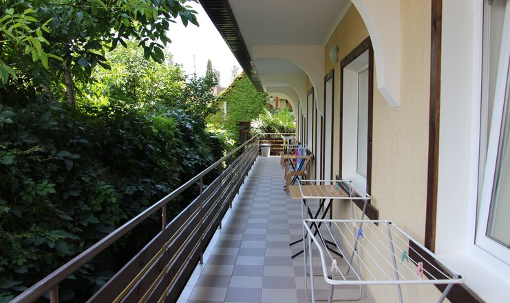 Фото отеля («Лучистая» отель) - Общий балкон