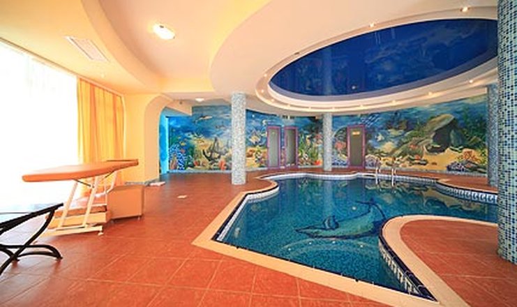 Фото отеля («Маджестик» гостиничный комплекс) - Крытый бассейн