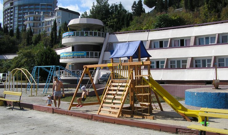 Фото отеля («Морской уголок» курортный отель) - Детская площадка