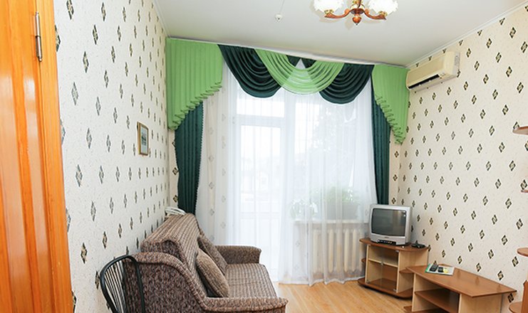 Фото отеля («Москва» гостиница) - Люкс 3-местный 2-комнатный Б