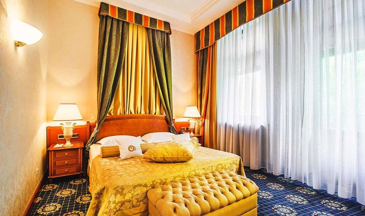 Фото отеля («Ореанда» гостиница) - Апартаменты Голицын 2-местные 3-комнатные