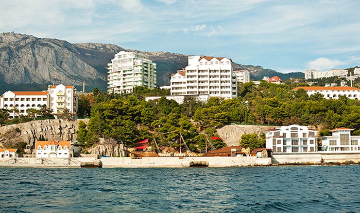 Фото отеля («Сосновая Роща» санаторий) - Вид на корпуса и территорию с моря