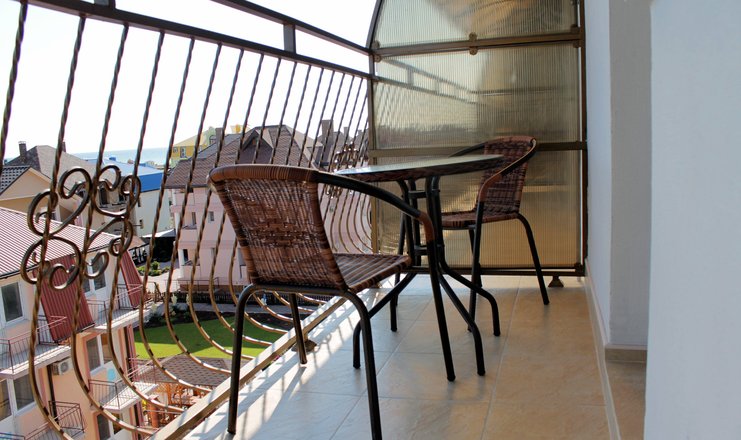 Фото отеля («Никос» гостевой дом) - Балкон