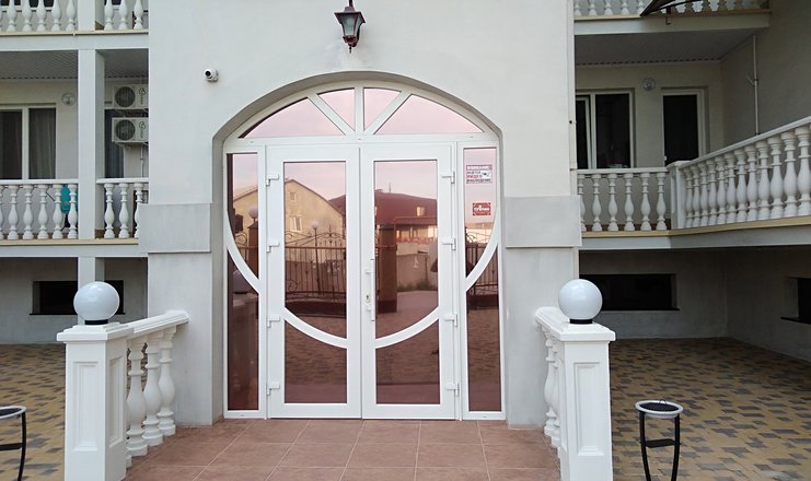 Фото отеля («Никос» гостевой дом) - Главный вход
