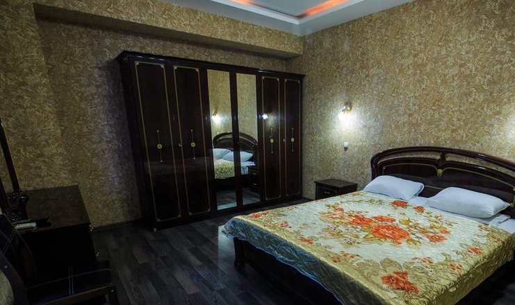 Фото отеля («Симферополь» гостиничный комплекс) - Стандарт 2-местный 2-комнатный