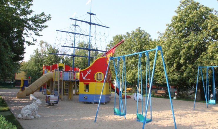 Фото отеля («Солнечный» пансионат) - Детская площадка