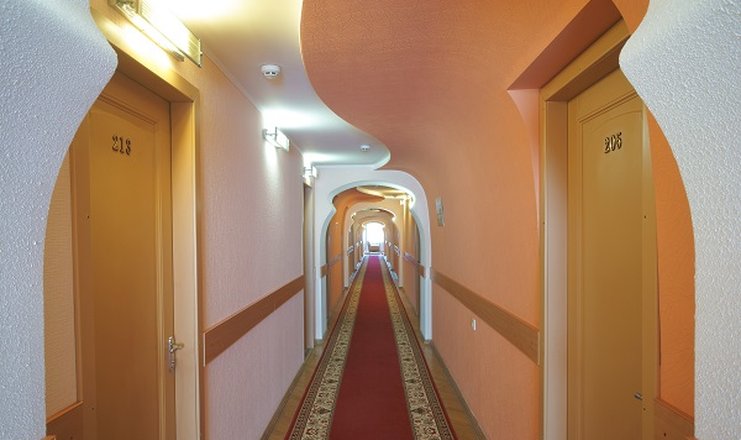 Фото отеля («Таврия» гостиничный комплекс) - Коридор