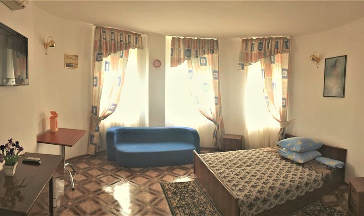 Фото отеля («Тихая гавань» гостевой дом) - Овальный 2-комнатный корпус А