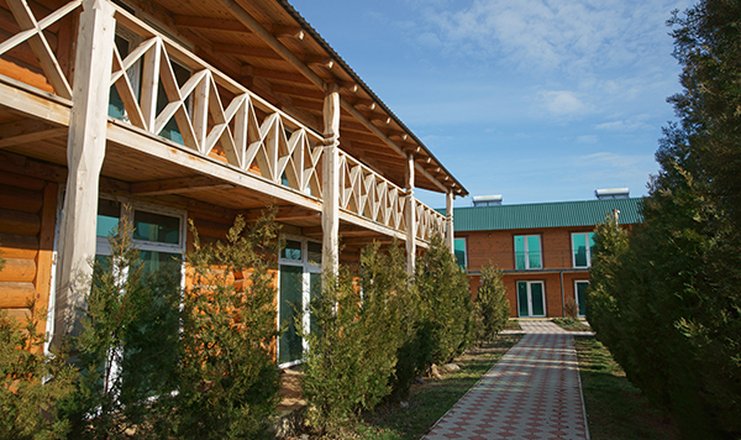 Фото отеля («Украина-1» пансионат) - Двухэтажный коттедж-корпус