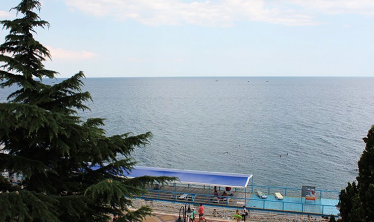 Фото отеля («Юстас-Крым» гостиничный комплекс) - Вид из окна 2 корпуса