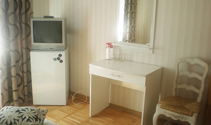 Фото отеля («Юстас-Крым» гостиничный комплекс) - Комфорт 2-местный корпус 3