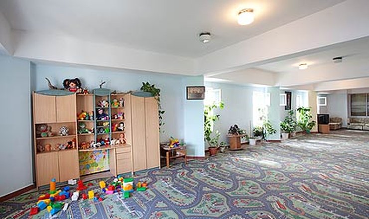 Фото отеля («Южнобережный» санаторий) - Детская комната