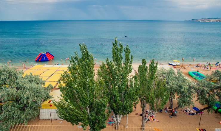 Фото отеля («Золотой Лев» вилла) - Пляж вид с террасы