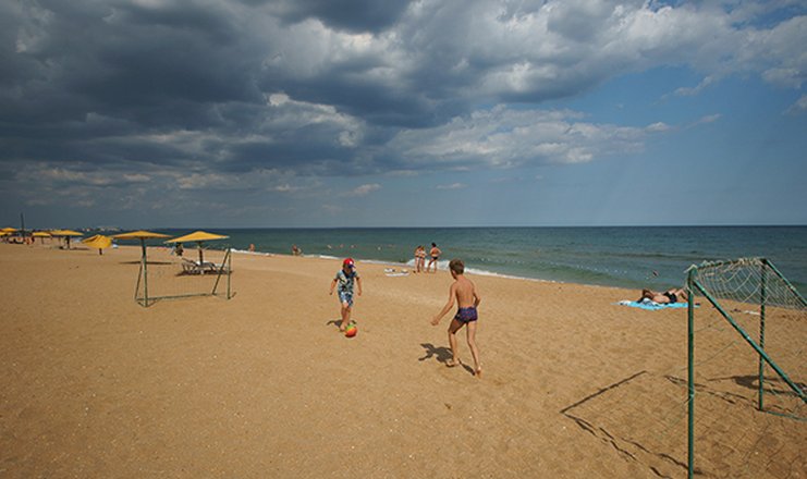 Фото отеля («Золотой пляж» туристско-оздоровительный комплекс) - Пляж