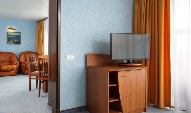 Фото отеля («Азимут отель Нижний Новгород» отель) - Люкс 2-местный 2-комнатный