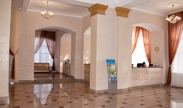 Фото отеля («Озеро Карачи» санаторий) - Ресепшен главного корпуса