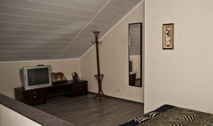 Фото отеля («Боярская усадьба» дом отдыха) - Спальня в Люксе