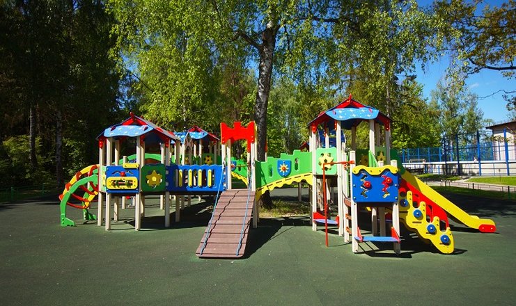 Фото отеля («Икша» учебно-оздоровительный центр) - Детская площадка
