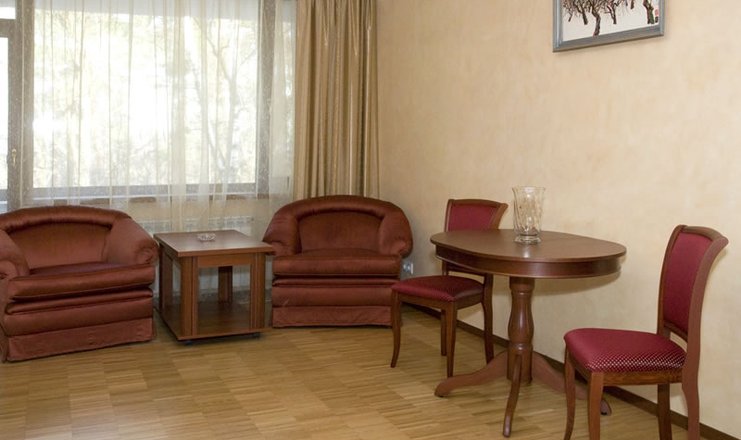 Фото отеля («Петрово-Дальнее» пансионат) - Апартамент 4-местный 5-комнатный (АРТ S 5)