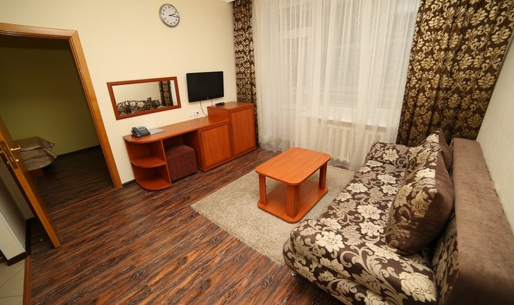 Фото отеля («Красноусольск» санаторий) - Полулюкс 2-местный 3-комнатный (корпус 7)