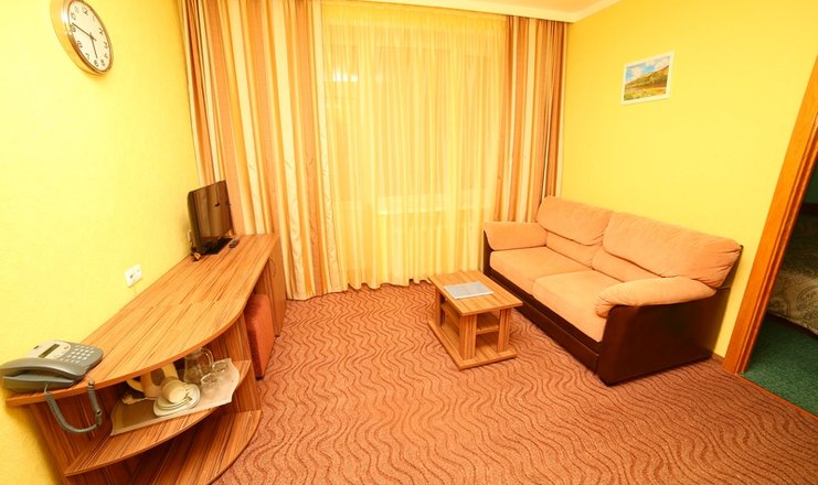 Фото отеля («Красноусольск» санаторий) - Полулюкс 2-местный 3-комнатный (корпус 7)
