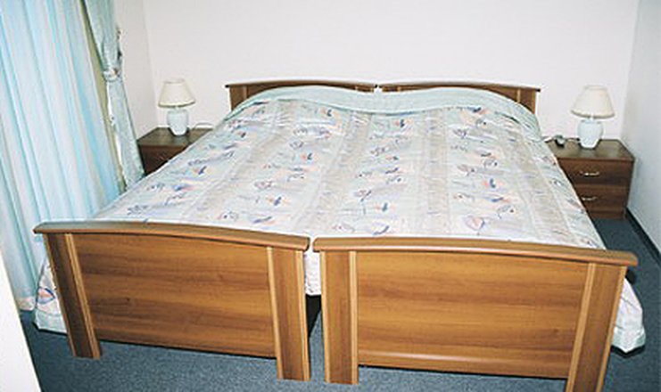 Фото отеля («Тау-Таш» отель) - VIP-номер (Ода Башкирии). Спальня
