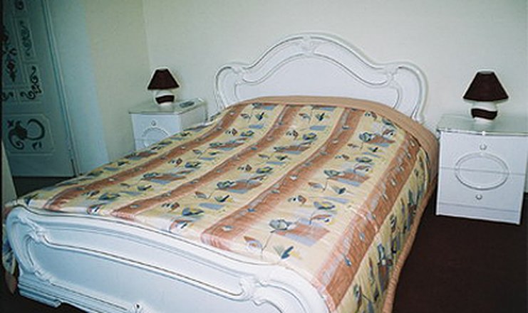 Фото отеля («Тау-Таш» отель) - VIP-номер (Ода Башкирии). Спальня