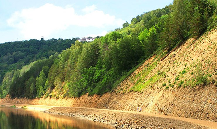 Фото отеля («Янган-Тау» санаторий) - Берег реки Юрюзань у подножия горы Янгантау