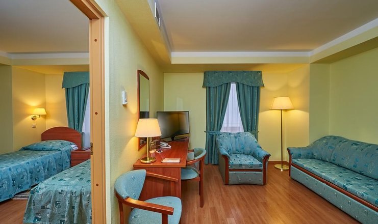 Фото отеля («Достоевский» отель) - Junior Suite 2-местный 2-комнатный