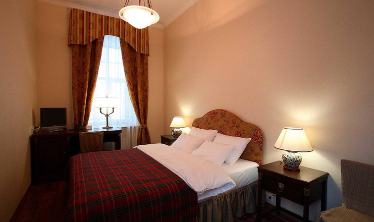 Фото отеля («Lancaster Court» отель) - standart king size bed