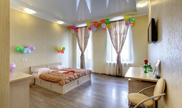 Фото отеля («РА Кузнечный, 19» отель) - Делюкс с широкой кроватью
