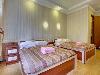 «РА Кузнечный, 19» отель - предварительное фото Делюкс с широкой кроватью. Интерьер номера