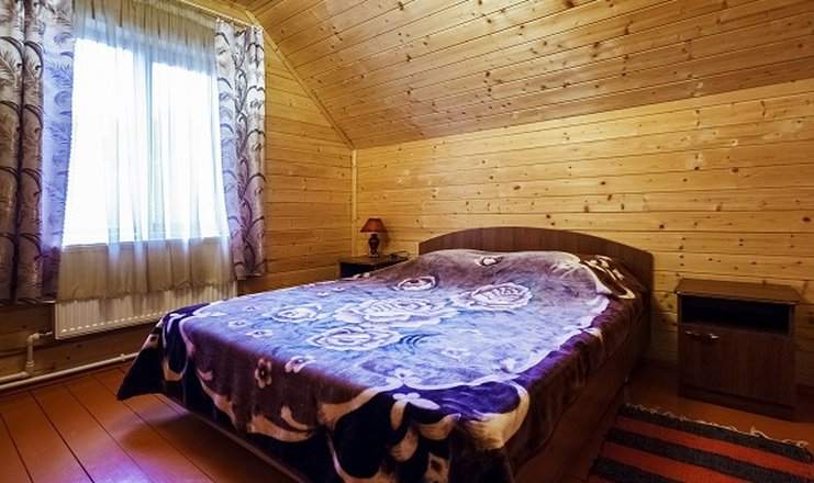 Фото номера («Березовая Роща» база отдыха) - Спальня с 2-спальной кроватью